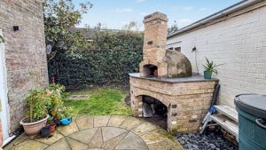 Photo 19- click for photo gallery